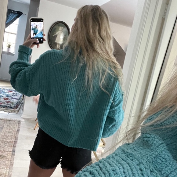 Free People - Picture 3 of 7